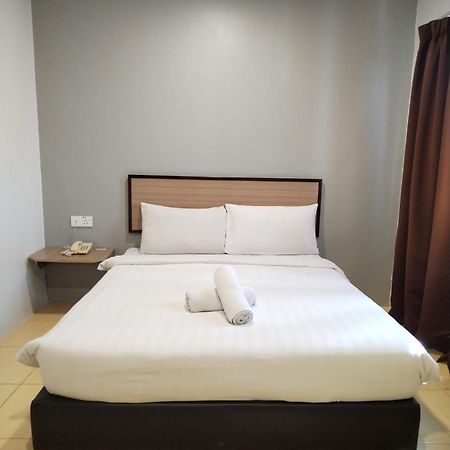 Maple Boutique Hotel Кота-Бару Экстерьер фото